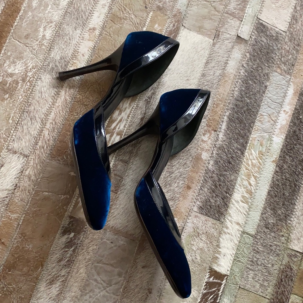 Authentic Celine Navy Velvet Rounded Toe Heels - image 3